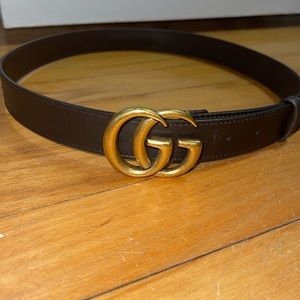 Brown leather Gucci belt